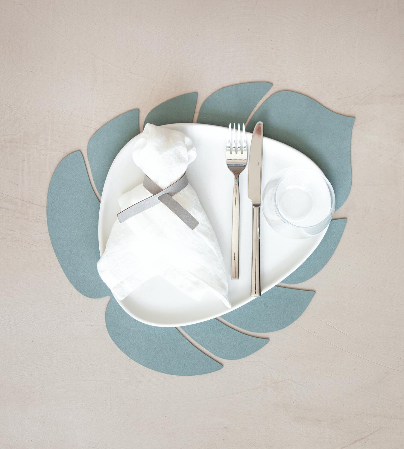 platzset monstera Tischset Monstera-Blatt aus recyceltem Leder– ThePerfectionist
